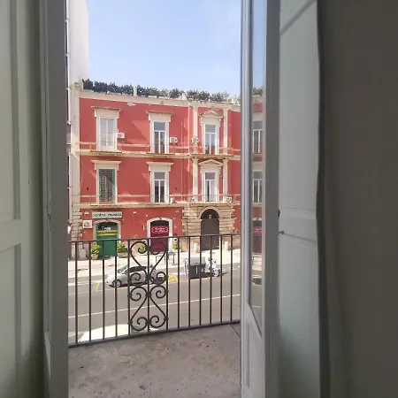 Speciale Tarshito Guesthouse Bari Exterior photo
